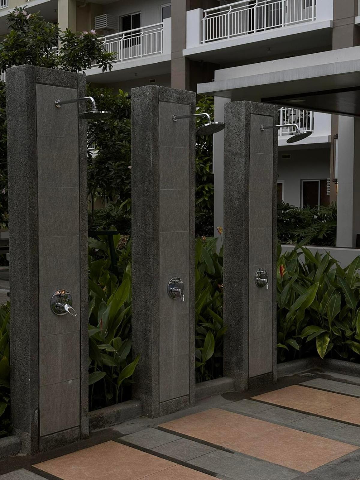 2 Bedroom Condo Unit Near Sm Bf & Naia At The Atherton By Dmci With 2 Balcony Paranaque City Exterior foto
